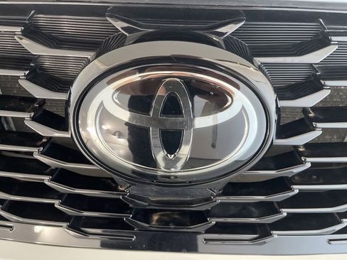 Used 2023 Toyota Highlander XSE AWD/4WD image 37