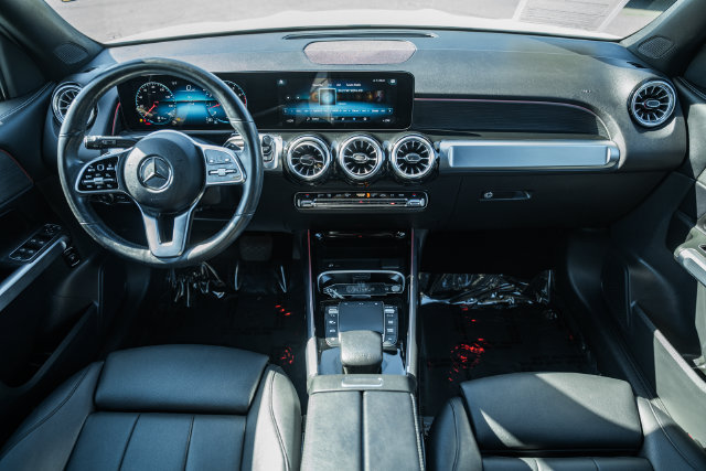 Certified 2023 Mercedes-Benz GLB 250 4MATIC w/ Premium Package image 21