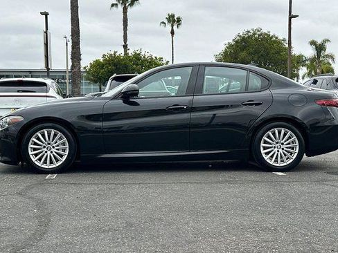 Used 2023 Alfa Romeo Giulia Sprint RWD image 7