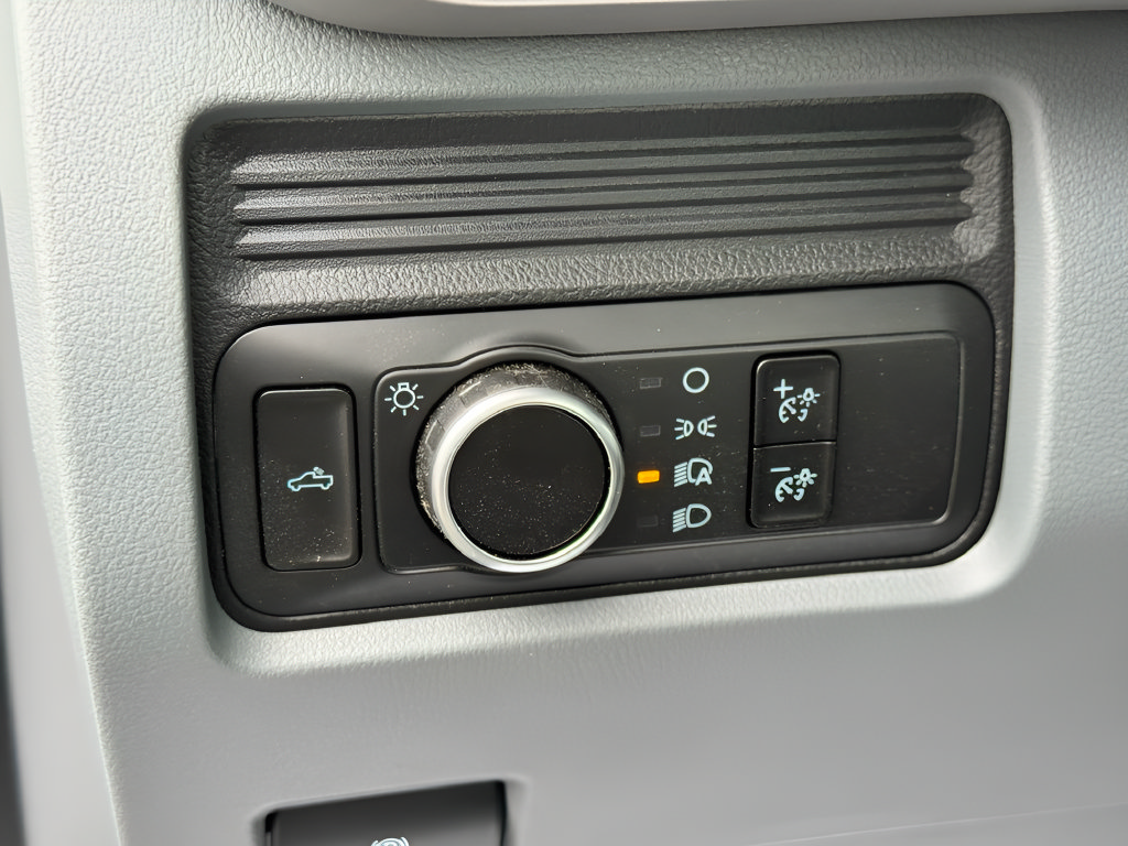 Used 2025 Ford F350 XL w/ 360-Degree Camera Package RWD image 33