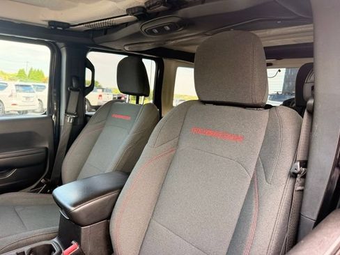 Used 2025 Jeep Wrangler Unlimited Rubicon AWD/4WD image 24