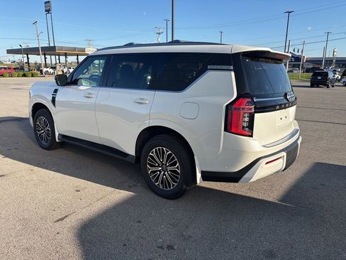 New 2025 Nissan Armada SL w/ Captain's Chari Seat Package AWD/4WD image 5