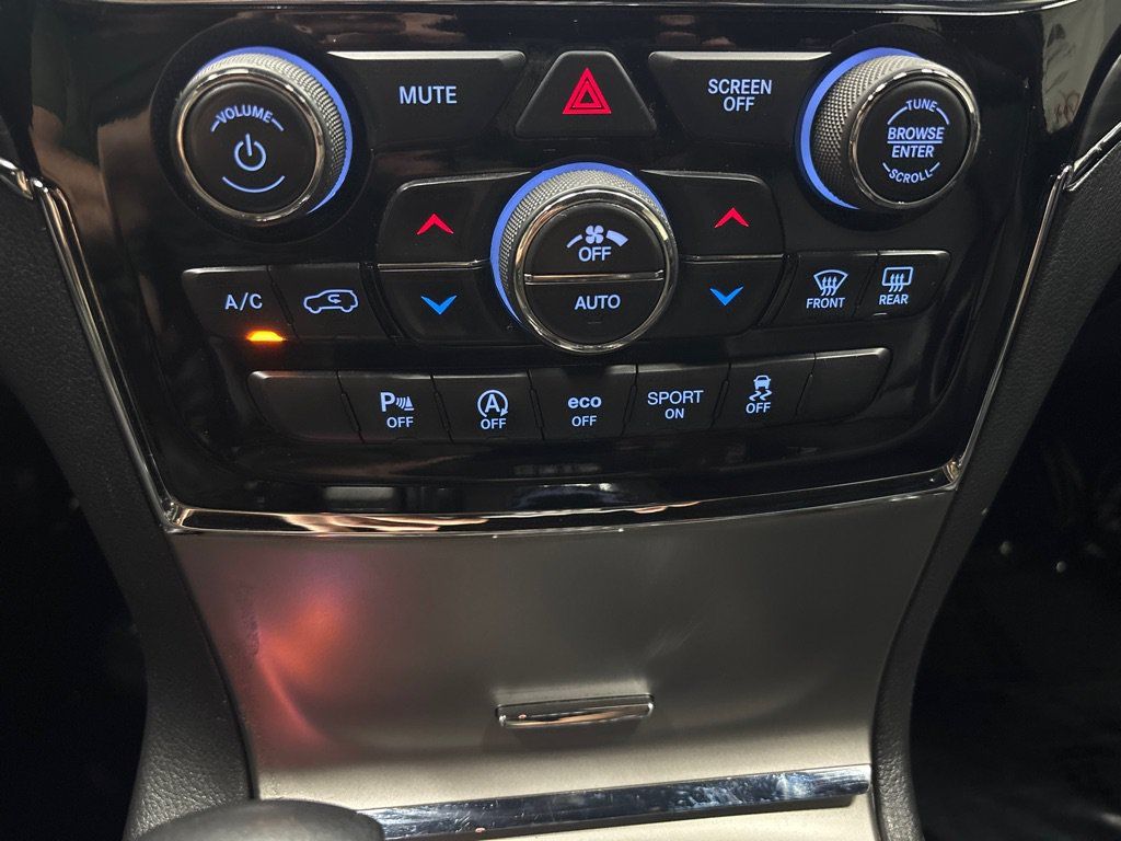 Used 2019 Jeep Grand Cherokee Limited RWD image 26