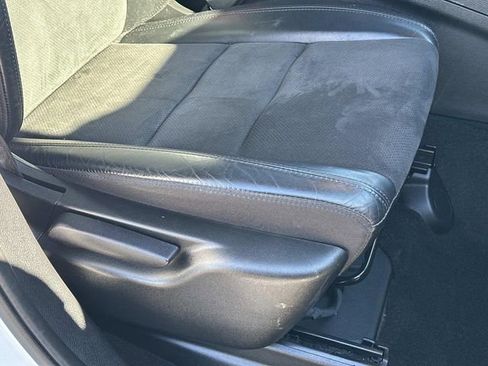 Used 2022 Jeep Grand Cherokee Laredo X image 11