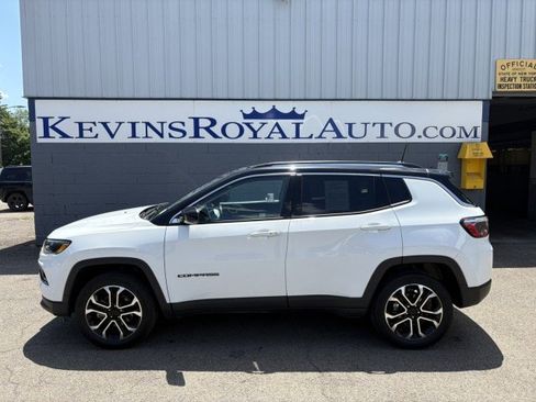 Used 2022 Jeep Compass Limited image 1