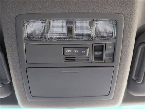 Used 2010 Toyota Highlander 4WD image 18