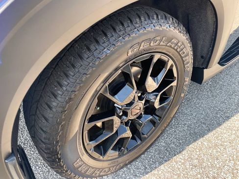 Used 2025 Nissan Armada PRO-4X AWD/4WD image 9