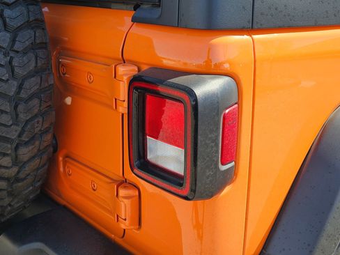 Used 2025 Jeep Wrangler Sport AWD/4WD image 11