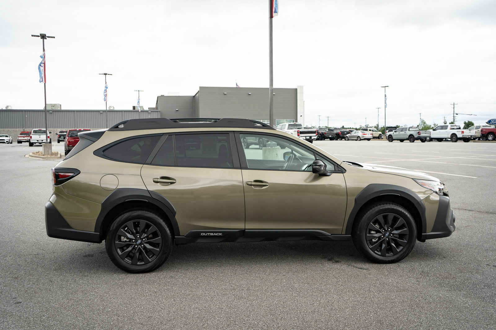 Used 2025 Subaru Outback Onyx Edition AWD/4WD image 11