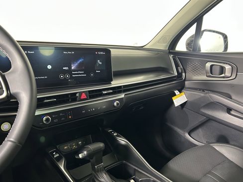 Used 2025 Kia Sorento S w/ Panoramic Sunroof Package image 25