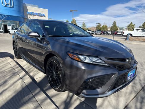 Used 2023 Toyota Camry XSE image 3