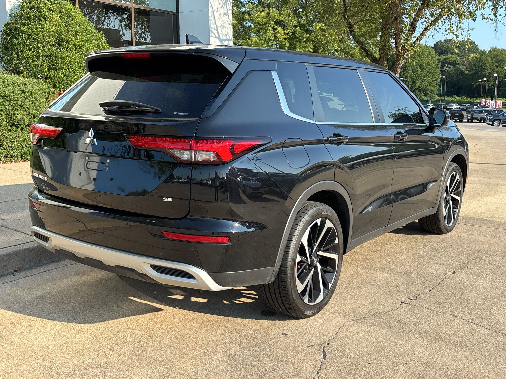 Used 2024 Mitsubishi Outlander SE Black Edition AWD/4WD image 8