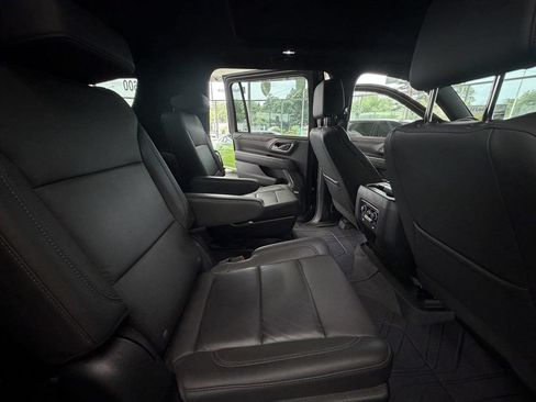 Used 2024 Chevrolet Suburban LT w/ Luxury Package AWD/4WD image 31