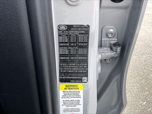 Used 2025 Land Rover Range Rover Evoque S image 31