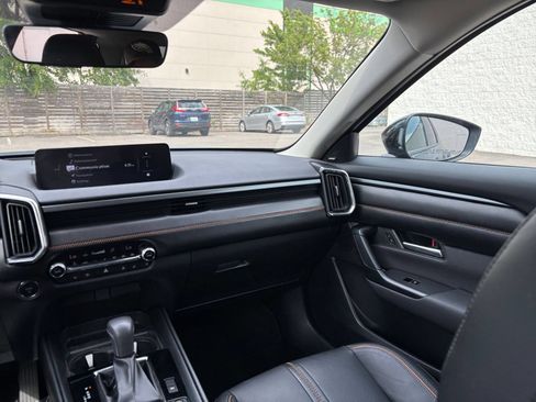 Used 2025 Chevrolet Equinox LT FWD image 38