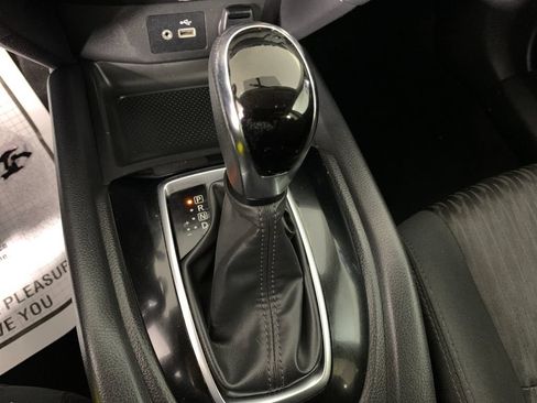 Used 2018 Nissan Rogue SV FWD image 24