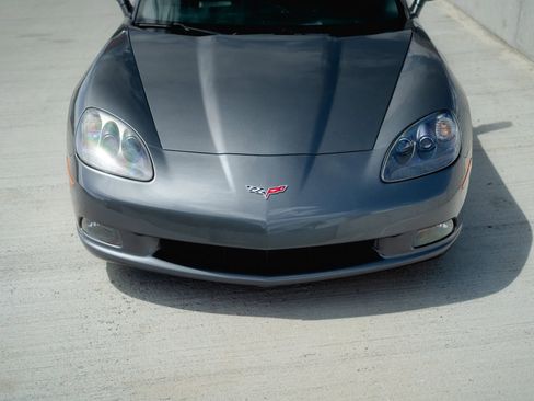 Used 2009 Chevrolet Corvette Coupe w/ Preferred Equipment Group image 32