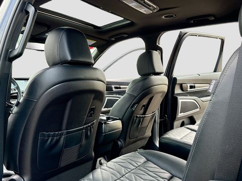 Used 2025 Kia Telluride EX X-Line AWD/4WD image 6