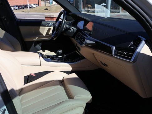 Used 2021 BMW X5 sDrive40i image 9