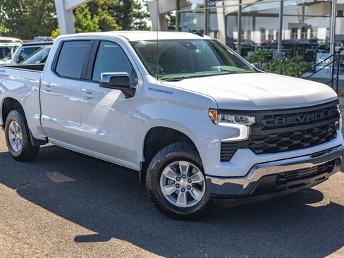 Used 2025 Chevrolet Silverado 1500 LT w/ Protection Package AWD/4WD image 2