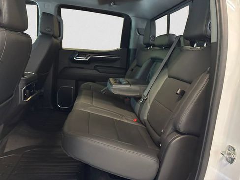 Used 2023 GMC Sierra 1500 SLT w/ SLT Premium Package AWD/4WD image 14