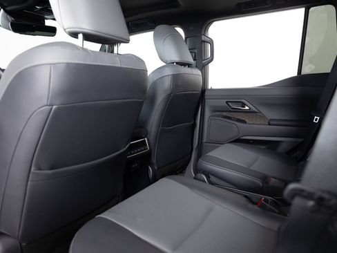 Used 2025 Lexus GX 550 w/ Cold Area Package AWD/4WD image 19