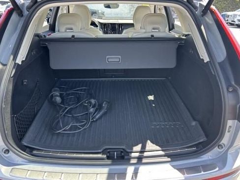 Used 2024 Volvo XC60 T8 Ultimate w/ Climate Package AWD/4WD image 9