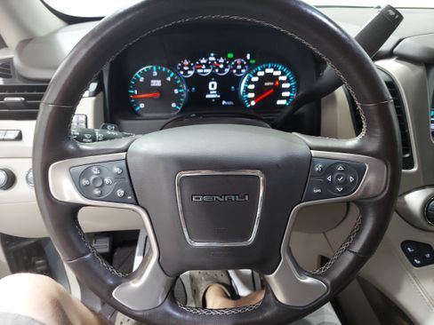 Used 2018 GMC Yukon Denali AWD/4WD image 8
