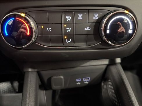 Used 2024 Chevrolet TrailBlazer LS image 22