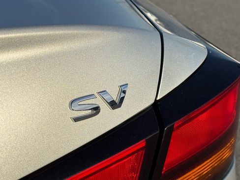 Used 2022 Nissan Altima 2.5 SV image 18