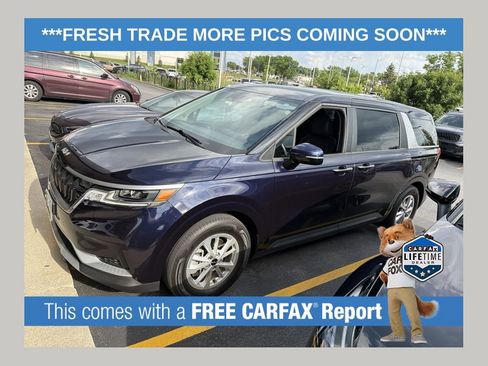 Used 2024 Kia Carnival LX FWD image 1