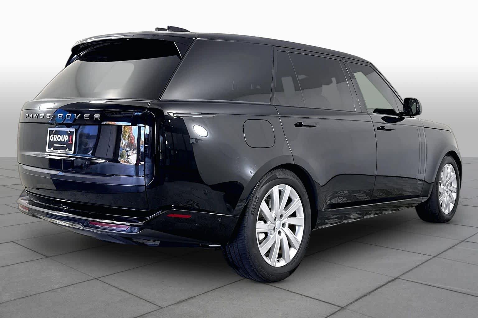 Used 2025 Land Rover Range Rover Long Wheelbase SE AWD/4WD image 11