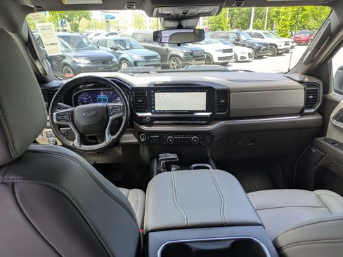 Used 2024 Chevrolet Silverado 1500 LT Trail Boss w/ Convenience Package II AWD/4WD image 26