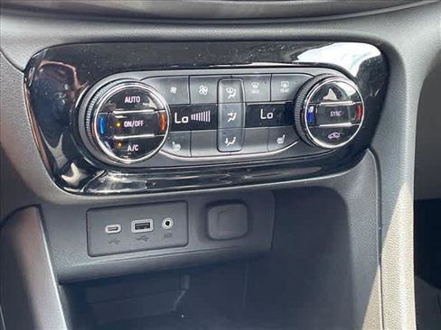 Used 2023 Buick Encore GX Select w/ Sport Touring Package AWD/4WD image 23