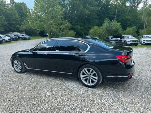Used 2018 BMW 750i xDrive image 3