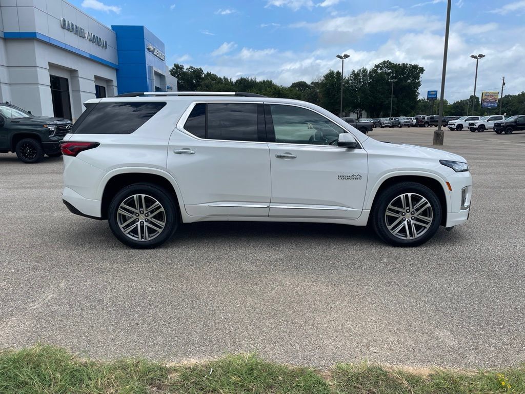Used 2023 Chevrolet Traverse High Country w/ LPO, Floor Liner Package AWD/4WD image 6