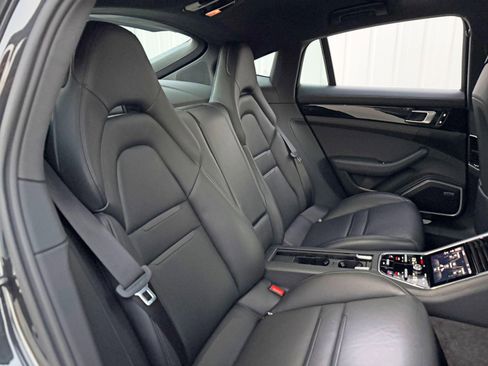 Used 2021 Porsche Panamera 4S w/ Premium Package image 42