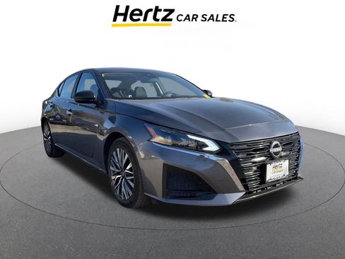 Used 2025 Nissan Altima 2.5 SV FWD image 1