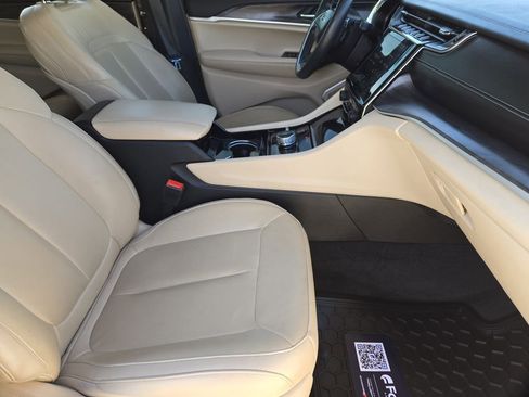 Used 2022 Jeep Grand Cherokee L Limited image 16