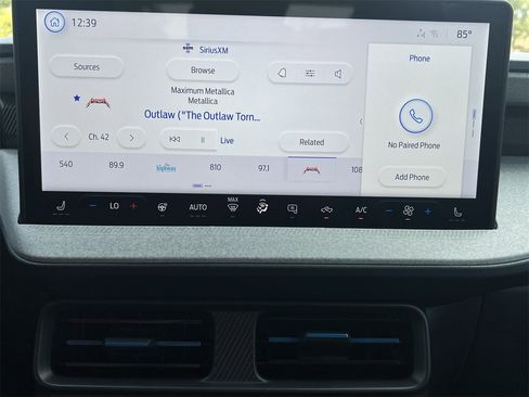 New 2025 Ford Maverick XLT w/ XLT Luxury Package image 4