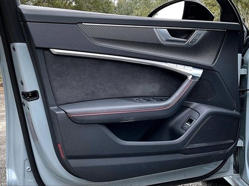 Used 2023 Audi S6 Prestige w/ Prestige Package image 17