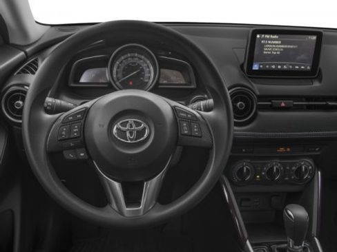 Used 2017 Toyota Yaris iA image 10