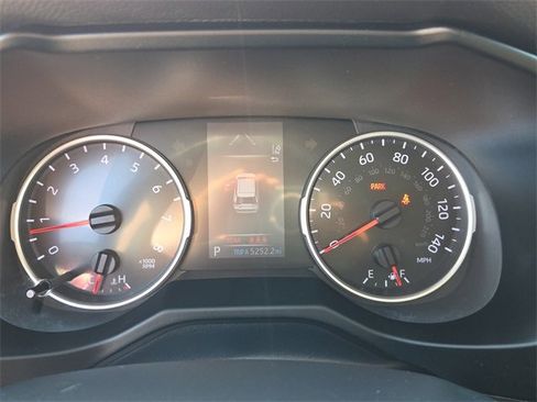 Used 2020 Toyota RAV4 LE image 28