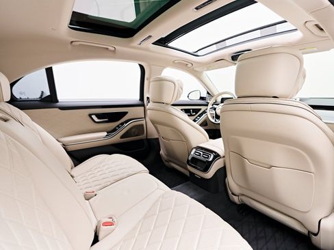 Used 2024 Mercedes-Benz S 580e 4MATIC Sedan image 45