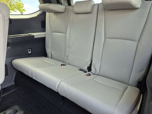 Used 2025 Toyota Grand Highlander AWD Hybrid image 21