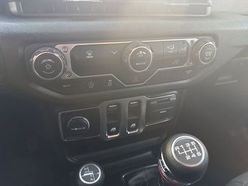 Used 2025 Jeep Wrangler Sport image 26