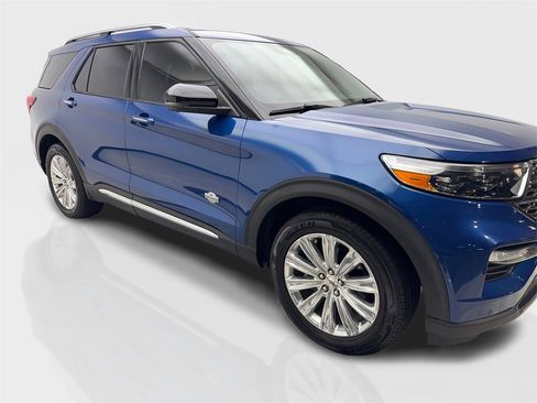 Used 2021 Ford Explorer King Ranch w/ Premium Technology Package image 12