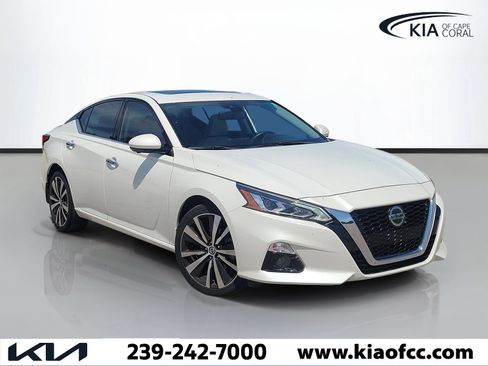 Used 2022 Nissan Altima 2.5 Platinum AWD/4WD image 1