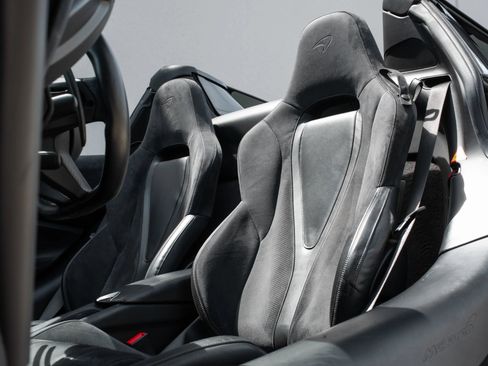 Used 2020 McLaren 720S Spider RWD image 21