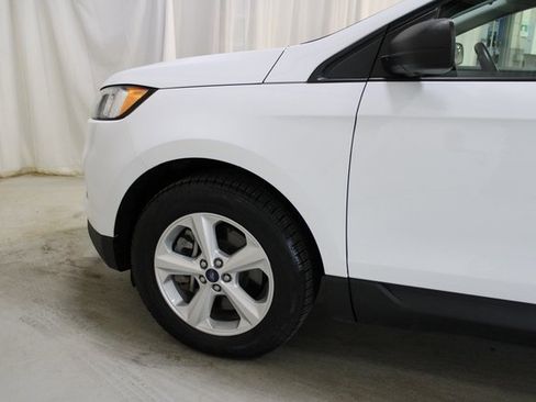 Used 2021 Ford Edge SE image 8